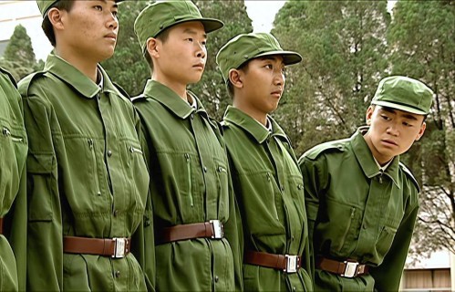 《士兵突击》为什么在部队里面，像许三多这类兵是最难留队的？