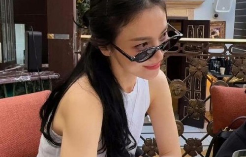 宋慧乔ins分享美照，长发限时回归，清爽靓丽，松弛满满