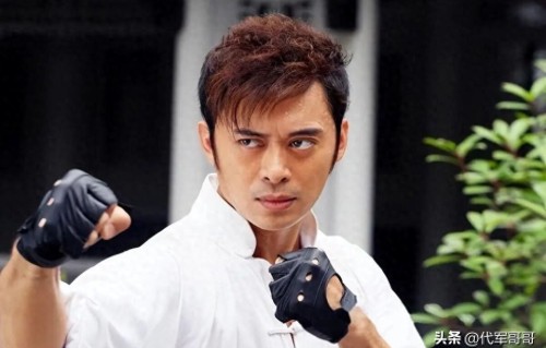 52岁樊少皇近况曝光！与陈少霞未婚生两娃，如今娶贾晓晨婚姻幸福 