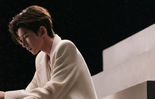 210818 工作室分享王源《HOME》大片 光影之间少年探索内心思考远方