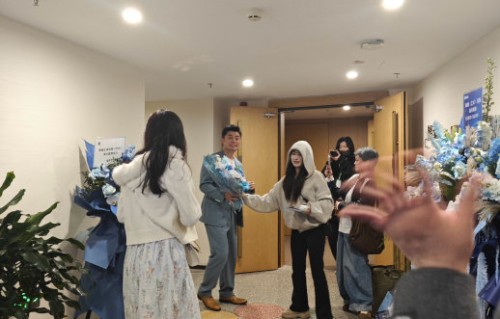 观众和粉丝对陈赫时隔多年重返话剧舞台有何评价？|友情|荧幕|剧场|沉默|鹿晗