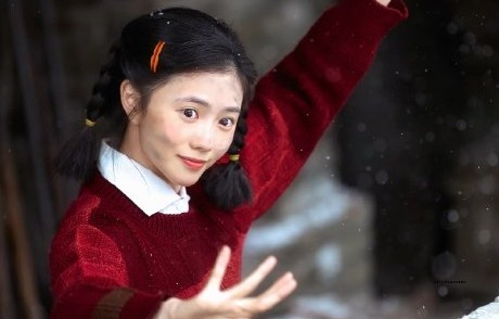 刘浩存靠素颜出圈？《主角》被赞“为角色洗脸”成行业清流|明星作品讨论|伪素颜妆|化妆|浓妆|底气