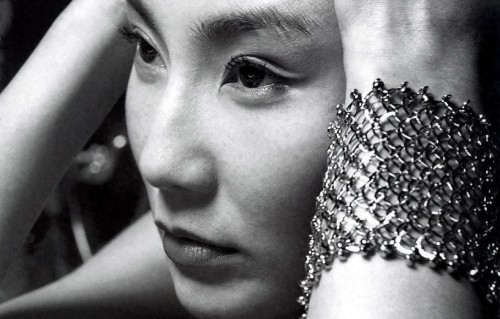 60岁张曼玉入驻小红书，3小时涨粉超16万！叶童在评论区留言 