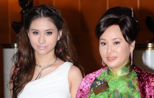 赌王何鸿燊60岁女儿何超蕸离世，临终前二房家人陪伴在旁，一生未婚育