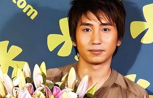 原来她就是沙宝亮的妻子，离异后嫁给他，如今成为他背后的大金主