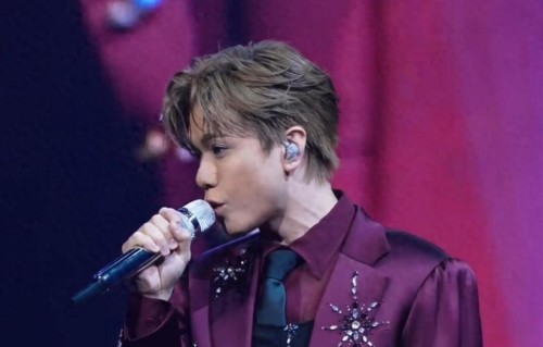 大快人心！张敬轩复出疑泡汤，霍汶希被拖下水，英皇如坐针毡