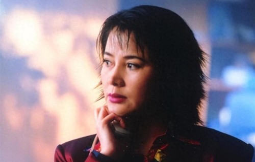 她19岁，闪嫁高干，月子21天遭打骂净身出户，现如今怎么样了？