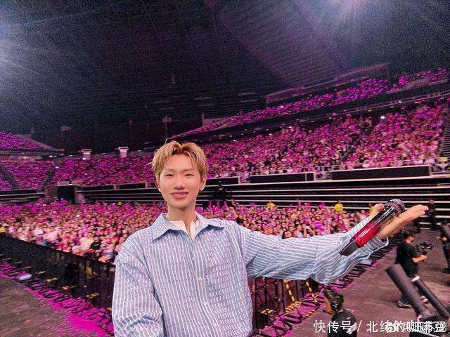  幸运的是，这一事件并没有走向狗血的友情破裂剧情。从徐良的愤怒自责与迅速私下道歉，到汪苏泷公开场合的宽容回应，整个过程展现了成年人的担当与友谊的韧性。这场本可能引发舆论危机的事件，最终转化为一段关于信任与体面的佳话。公众看到的，不仅仅是一首歌的署名，更是经过时间考验后，依然牢不可破的关于共同青春的确认。